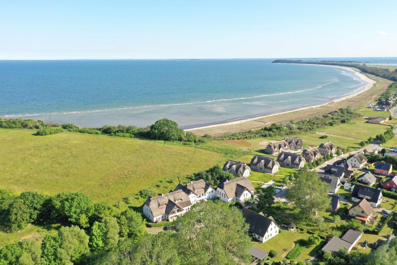 Strandhaus Mönchgut: Beachside Retreat with Spa Access Lobbe Exterior photo